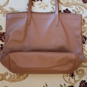 Cuyana Classic Leather Zipper Tote in Caramel